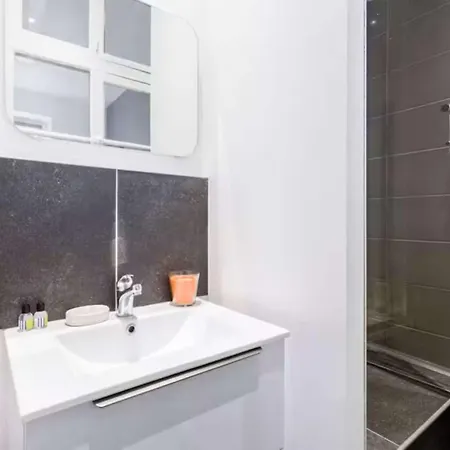Apartment Jeanne • T2 Lumineux Avec Balcon • Centre De • Quartier Estacade • Tram A Pied