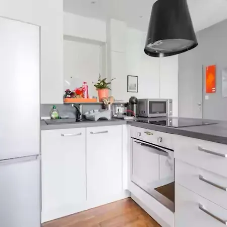 Jeanne • T2 Lumineux Avec Balcon • Centre De • Quartier Estacade • Tram A Pied Apartment *